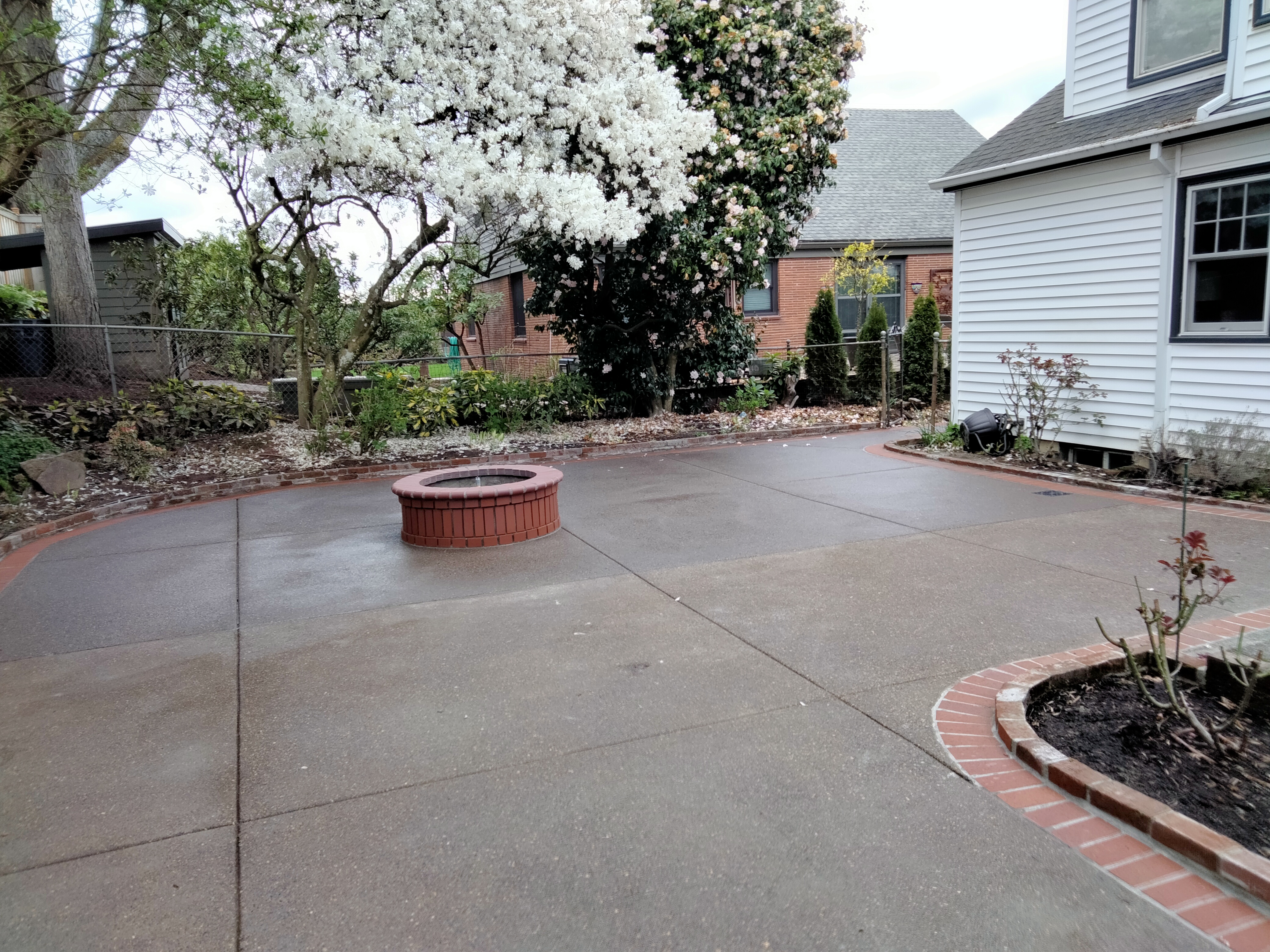 radius stone seating 